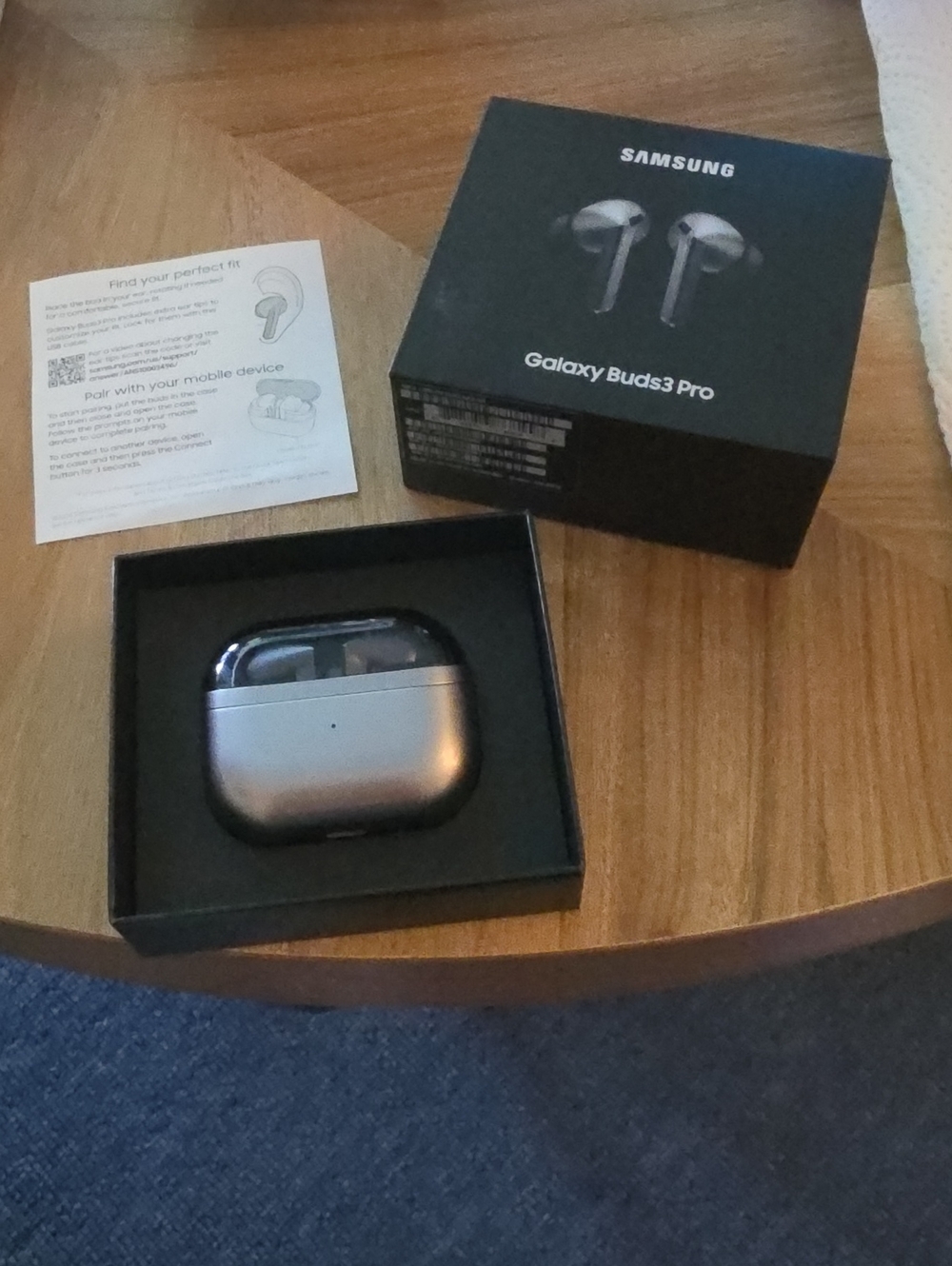 Samsung Galaxy Buds3 Pro Silver Earbuds with Charging Case